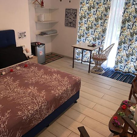 A Tomo Mai Homestay, Close To Airport, Private Bathroom Free Parking And Wifi With High Connection And Breakfast Optional Faaa Exterior photo