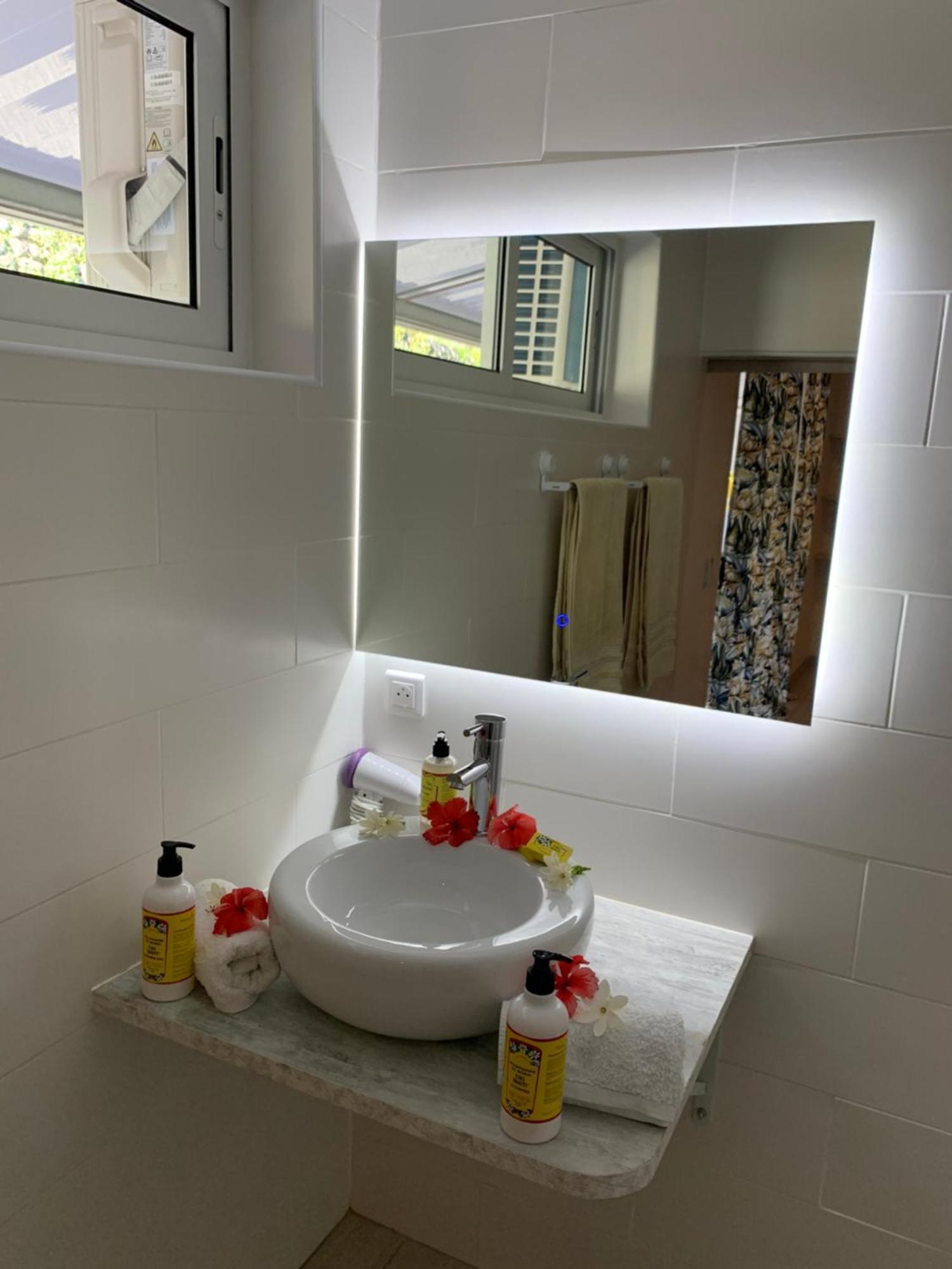 A Tomo Mai Homestay, Close To Airport, Private Bathroom Free Parking And Wifi With High Connection And Breakfast Optional Faaa Exterior photo
