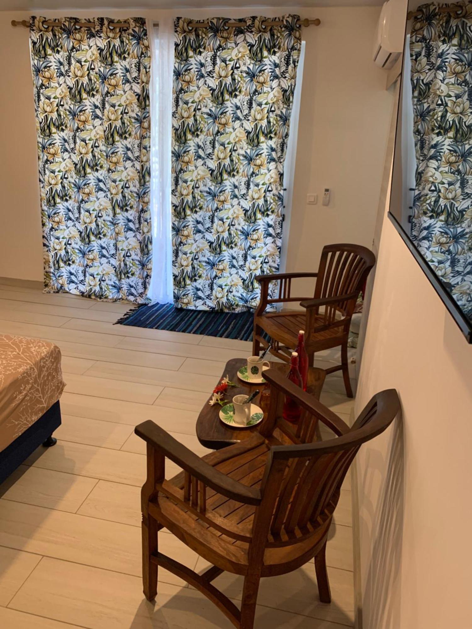 A Tomo Mai Homestay, Close To Airport, Private Bathroom Free Parking And Wifi With High Connection And Breakfast Optional Faaa Exterior photo